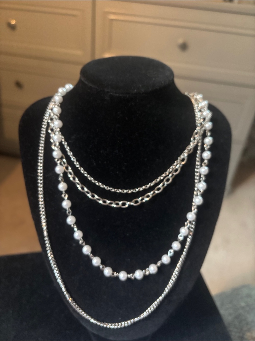 Single strand  Pearl and Silver Layered Necklace
